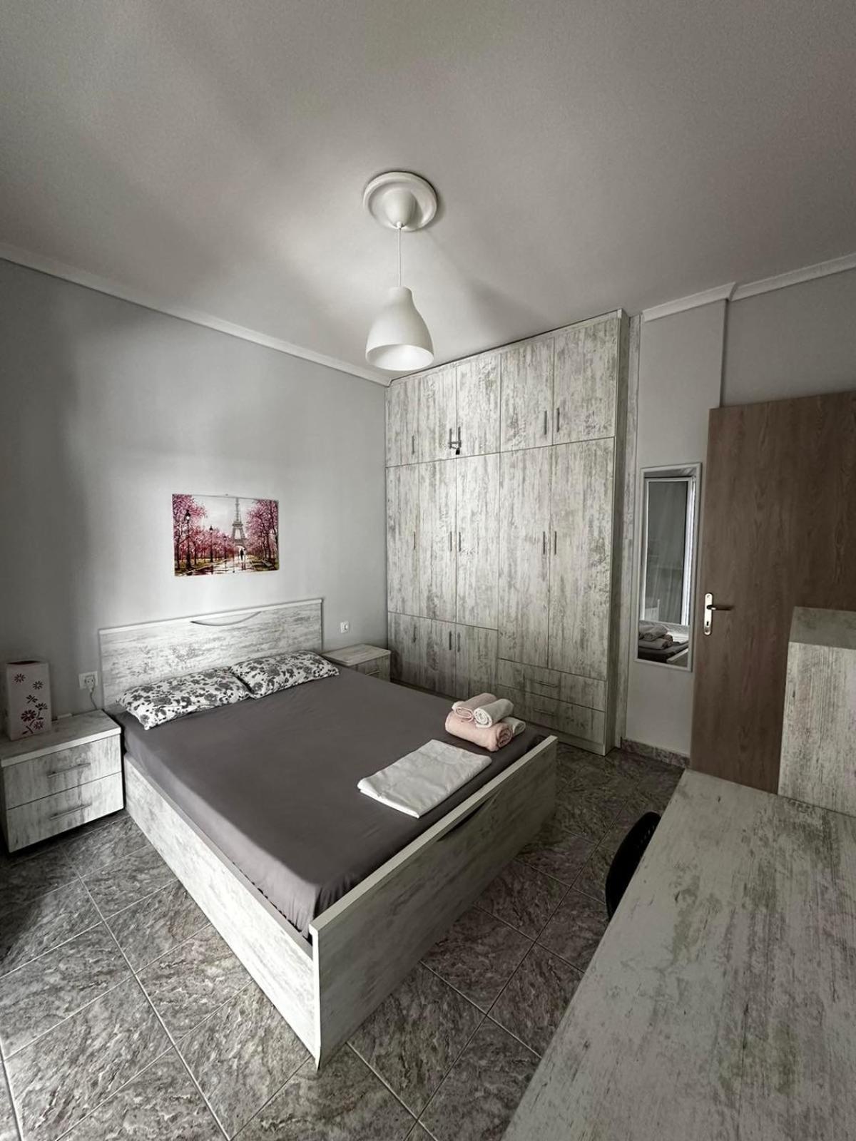 Ideally Situated Apartment. Apartment